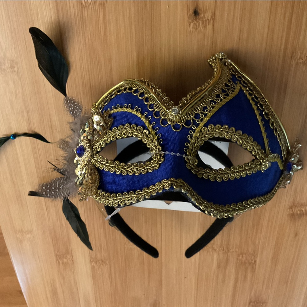 Express Black and Gold Masquerade Mask
